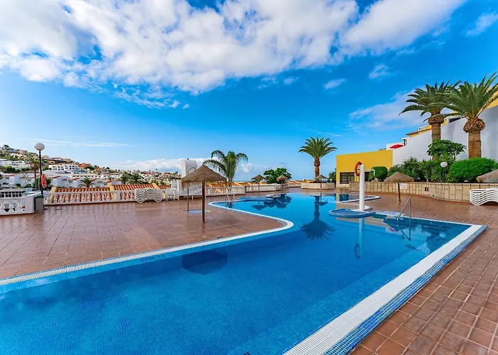Great Terrace Ac In Heated Pool Wifi Parking Apartamento